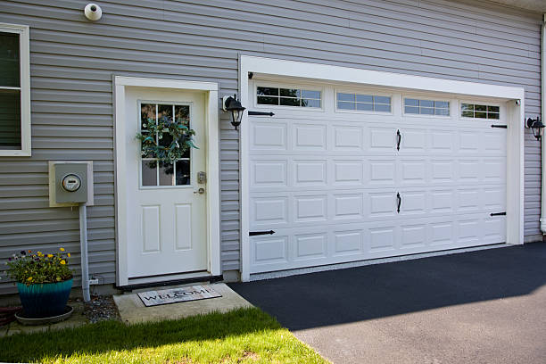 24/7 Emergency Garage Door Panel Replacement experts in Bethel, NC